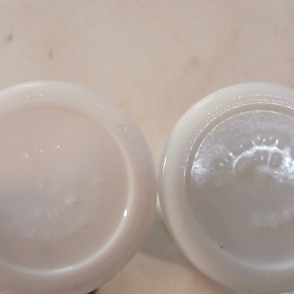 E.O. Brody milk white candel holders - Picture 5 of 10